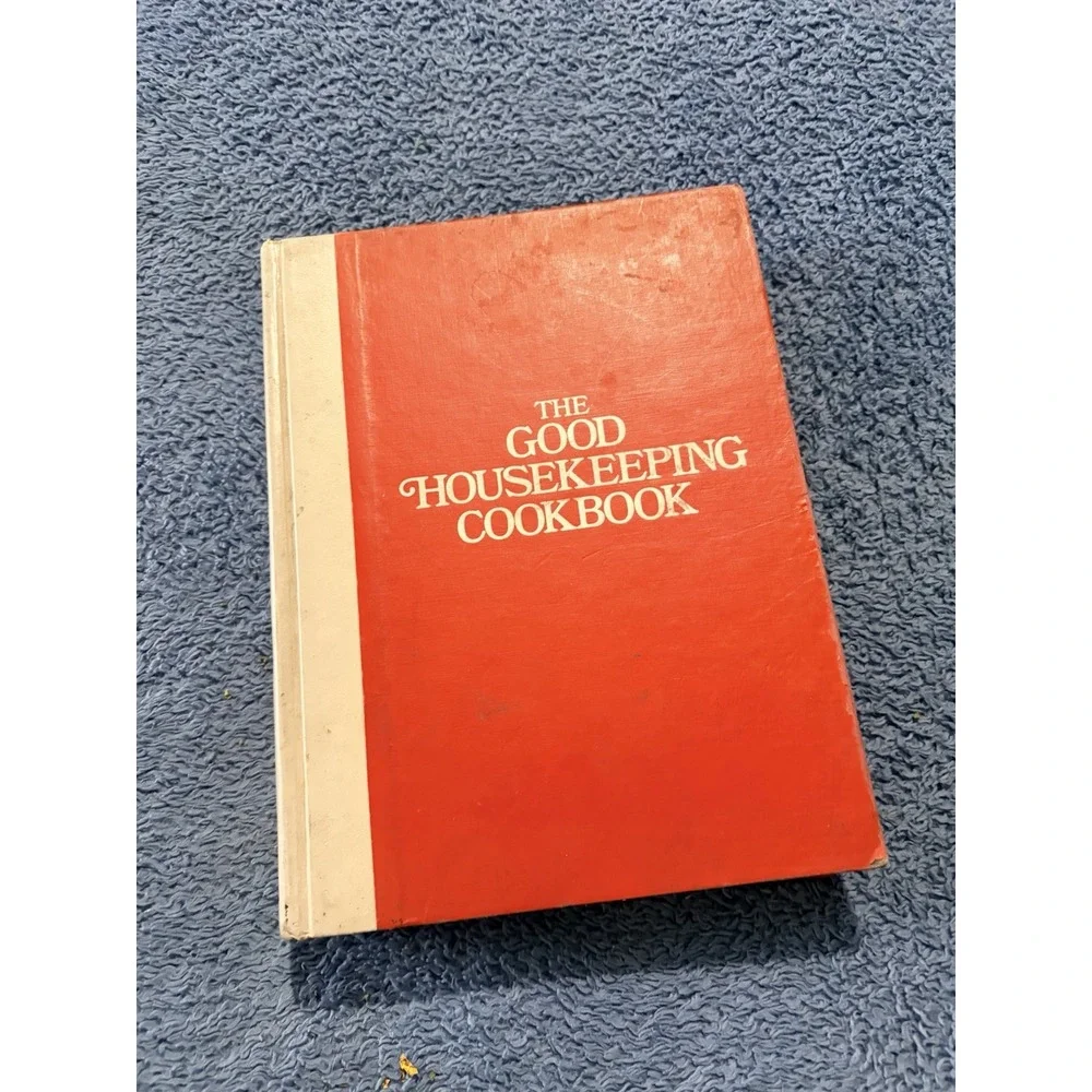 VINTAGE THE GOOD HOUSEKEEPING COOKBOOK EDITED BY ZOE‎ COULSON 1970's